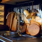 Igiene domestica: attenzione ai batteri sulle spugne da cucina