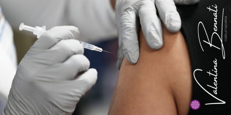 vaccinazione anticovid effetti avversi