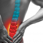 Mal di schiena: può dipendere dall'intestino