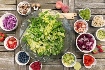 Mangiare sano non basta: come ridurre davvero i pesticidi a tavola