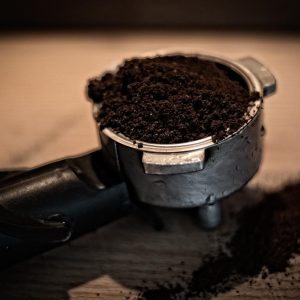 Fondi di caffè: prima di buttarli, prova così